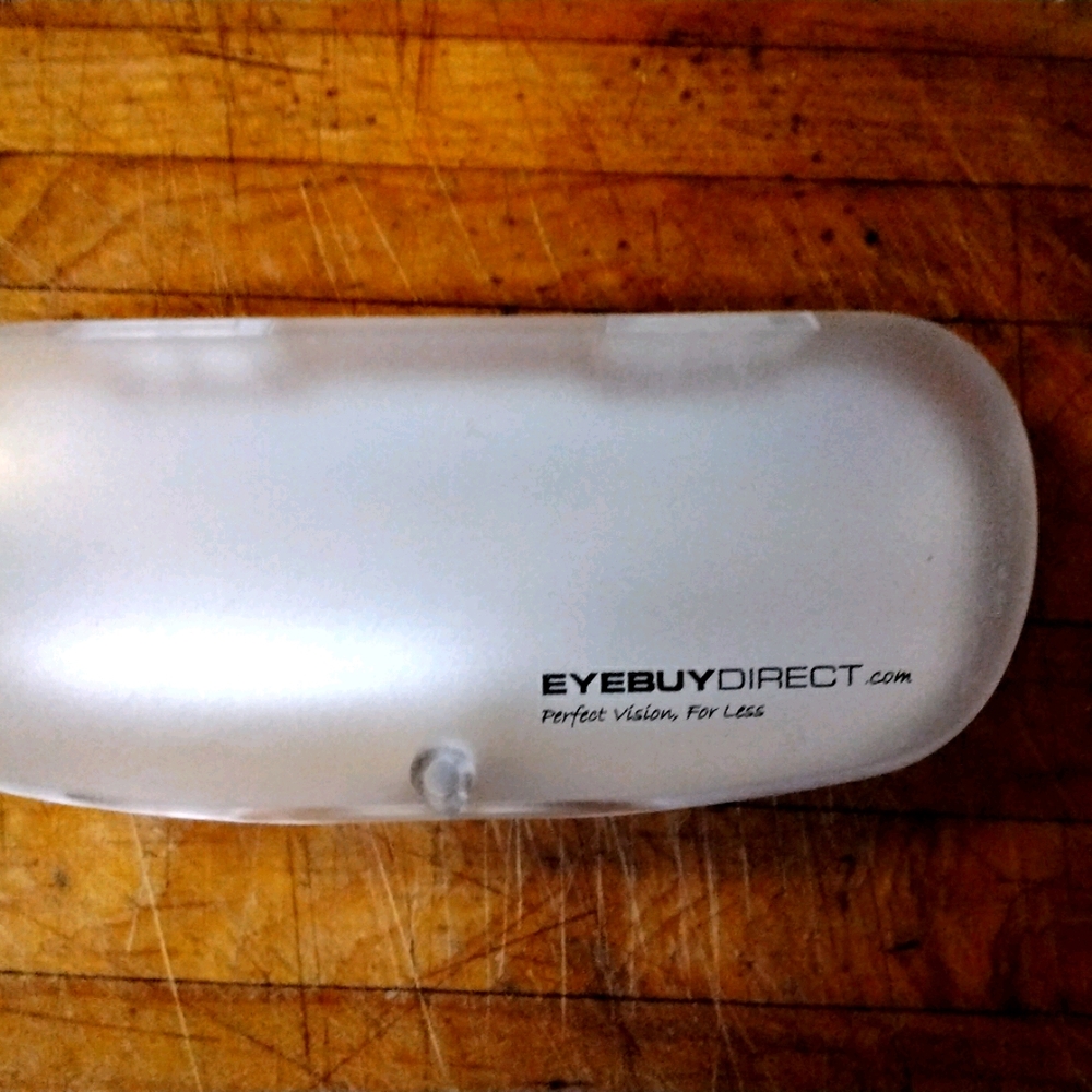 EYEGLASS CASE, HARD SHELL, CUSHION PADDING